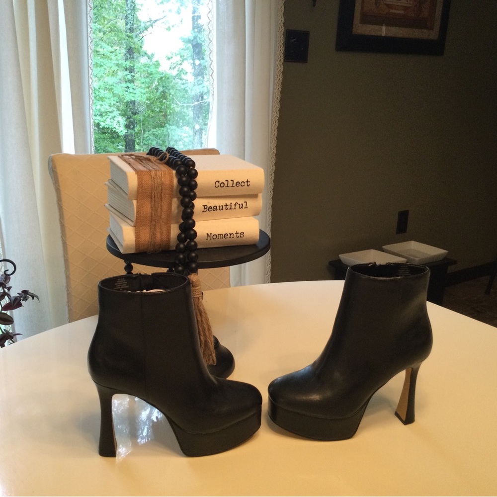 🖤🤎🩵FIRM NWOB Alize platform boots. - Picture 2 of 4